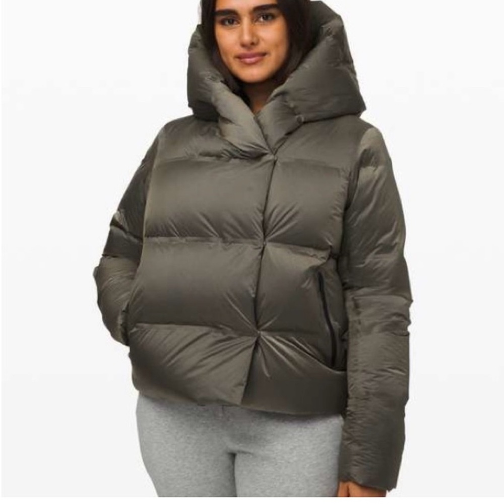 lululemon athletica Women's Puffer Jacket in Dark Gray - Picture 1 of 12